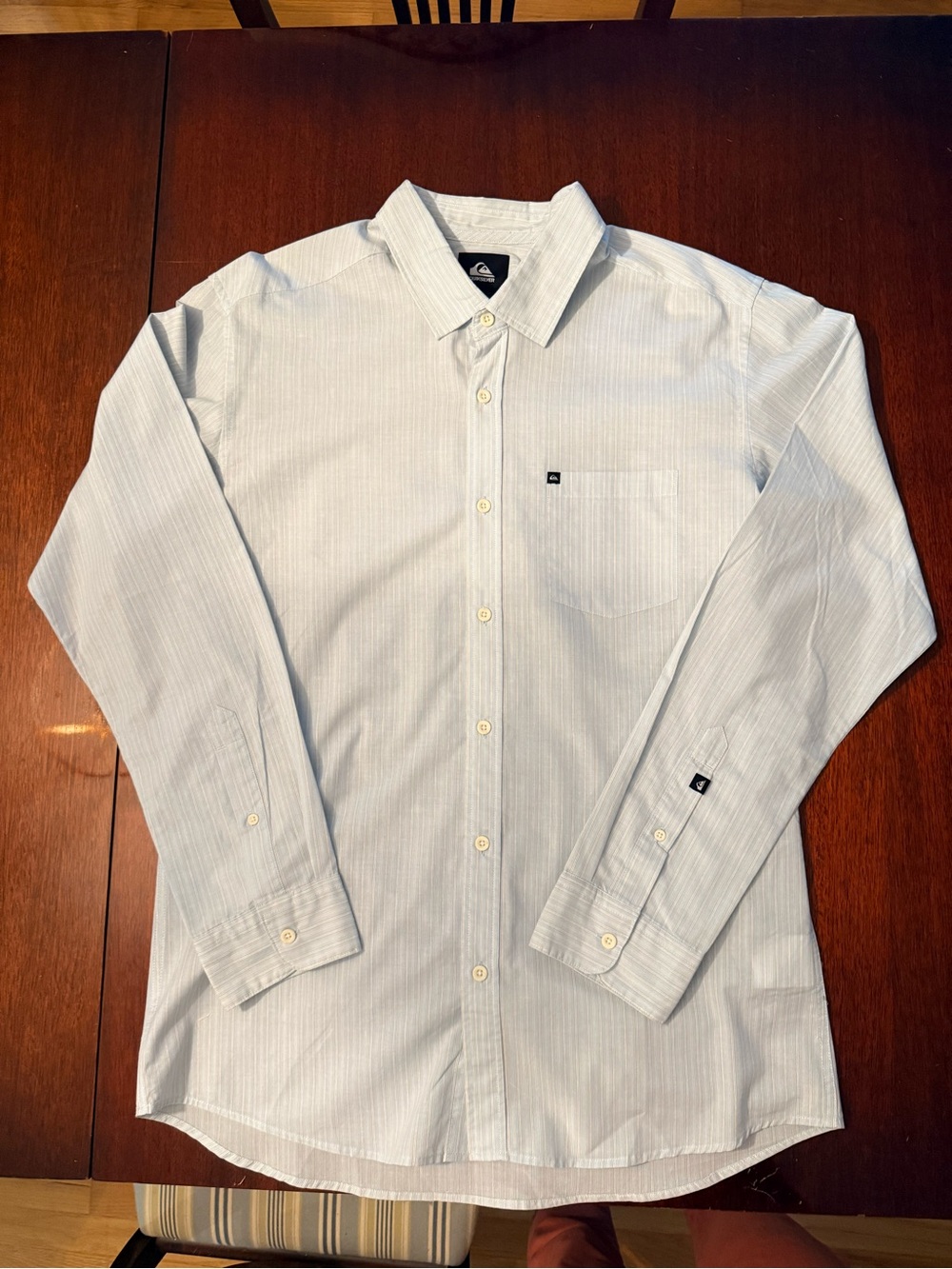 Quiksilver Men’s Medium Light Blue Striped Button Down Shirt NWOT